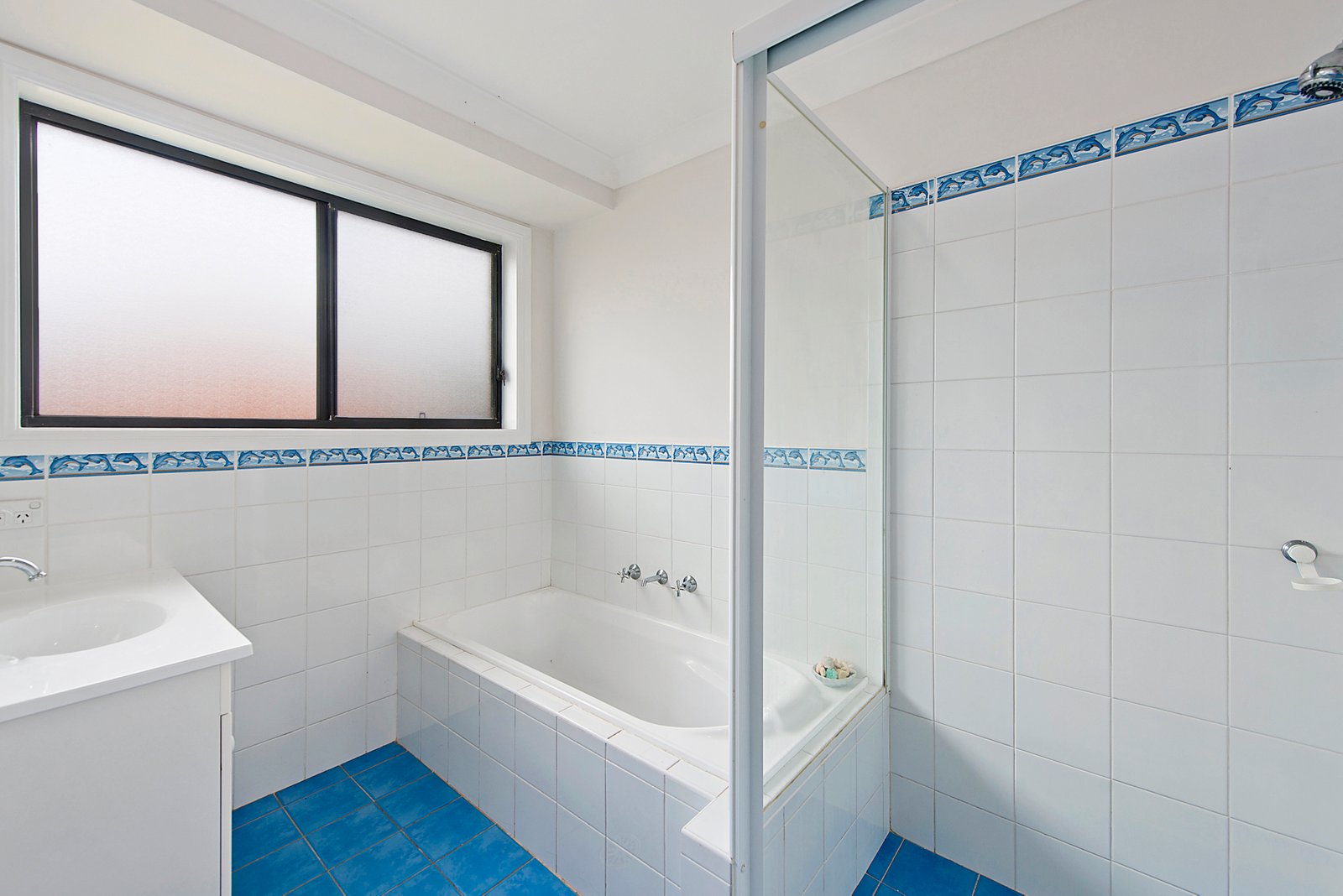 4 Banks Street LAKEWOOD 11