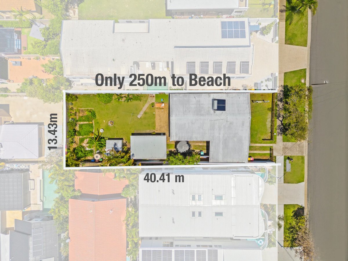 4 Banksia Broadway  Burleigh Heads 3