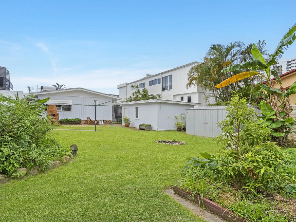 4 Banksia Broadway  Burleigh Heads 5