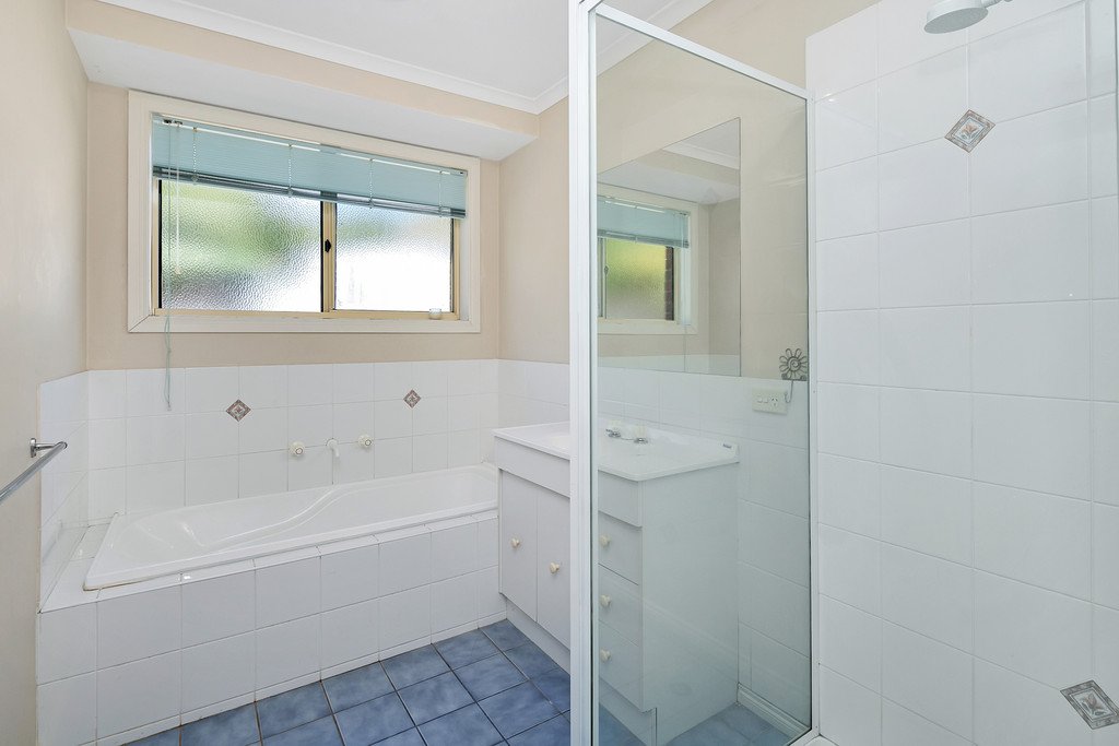 4 Bellbird Court MOUNT HELEN 4