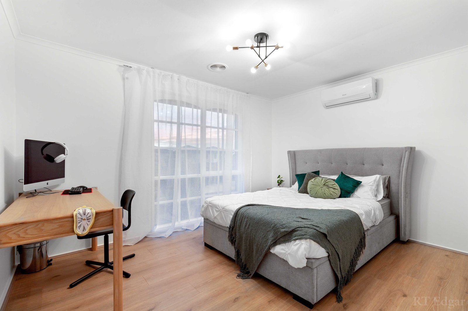 Real Estate and Property in 4 Bellevue Drive, Keilor Downs, VIC