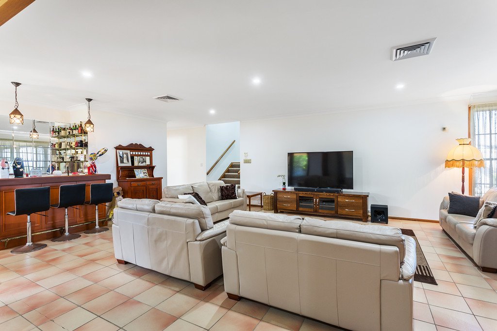 4 Bellingham Close CORLETTE 8