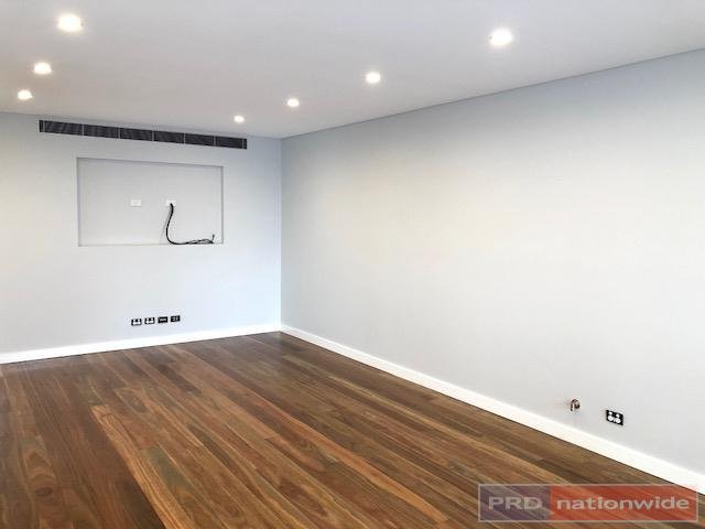 4 Benfield Parade PANANIA 5