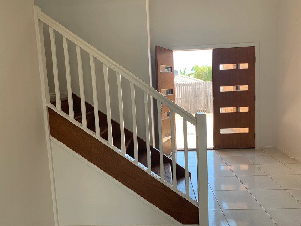 4 BESSIE Court BOYNE ISLAND 10
