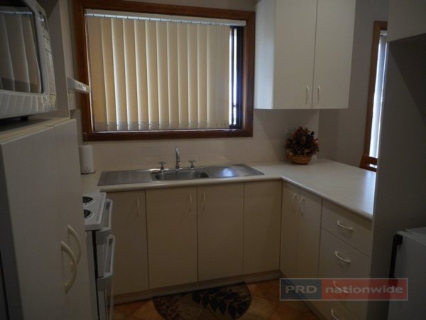 4 Birch Street BATLOW 19