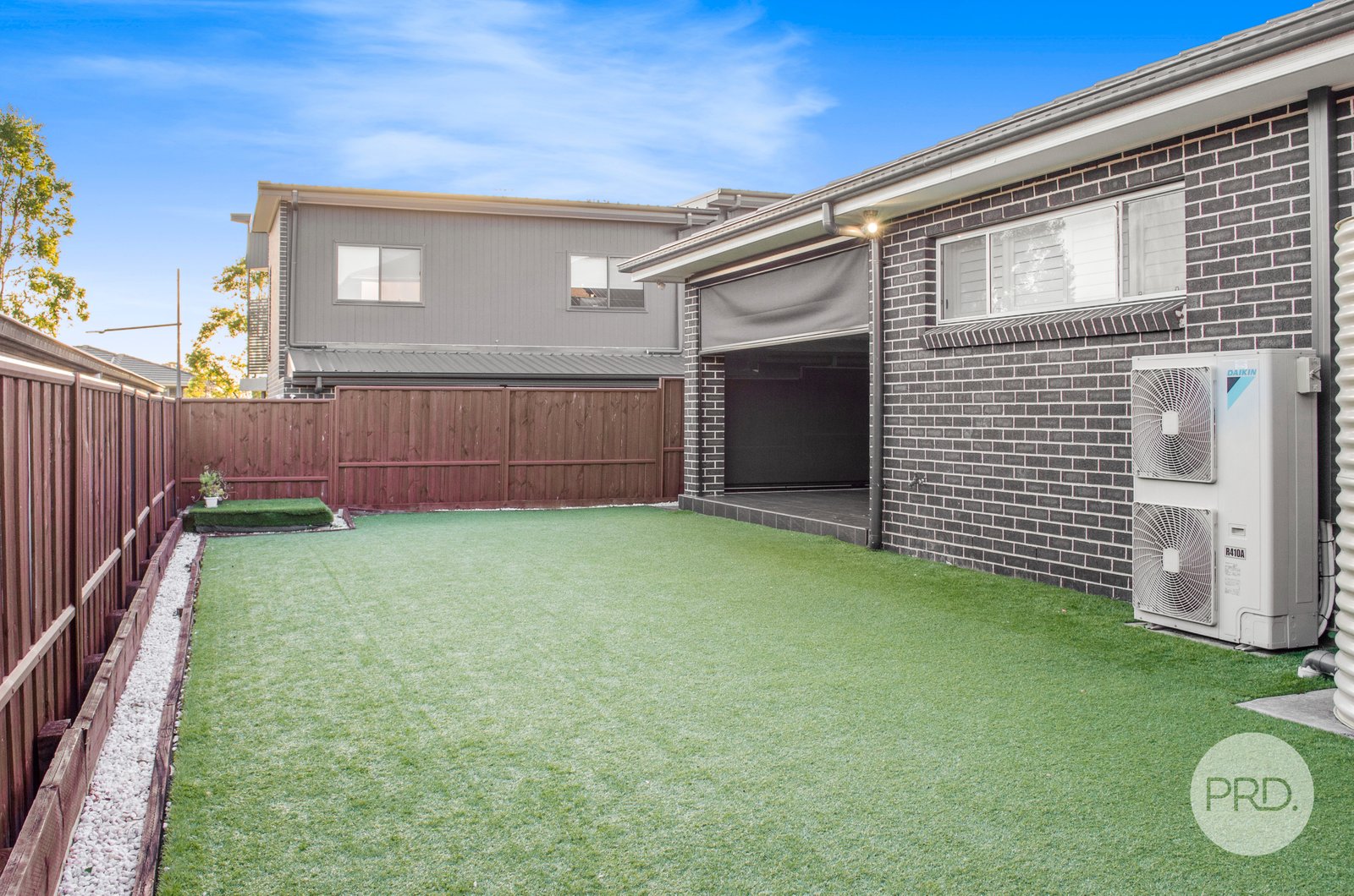 4 blue Street MINTO 8