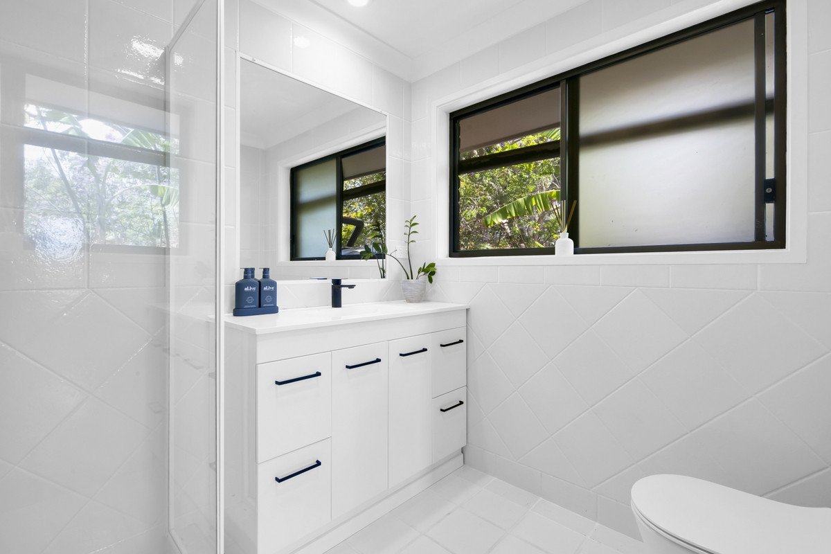 4 Bodalla Place Tallebudgera 8