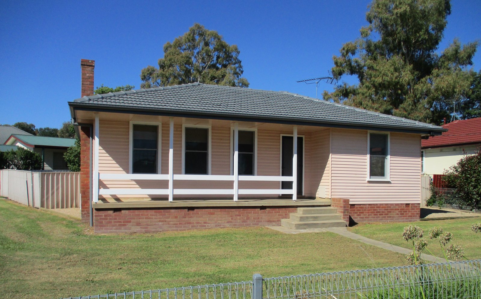 4 Boundary Road TUMUT 1