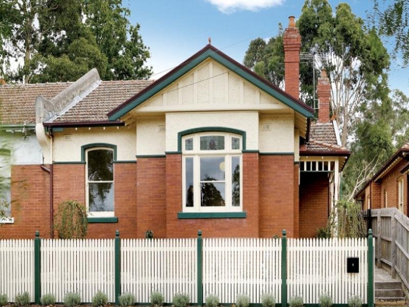  4 Bow Crescent