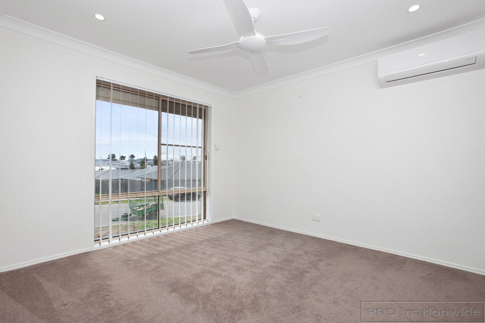 4 Bowerbird Close ABERGLASSLYN 2