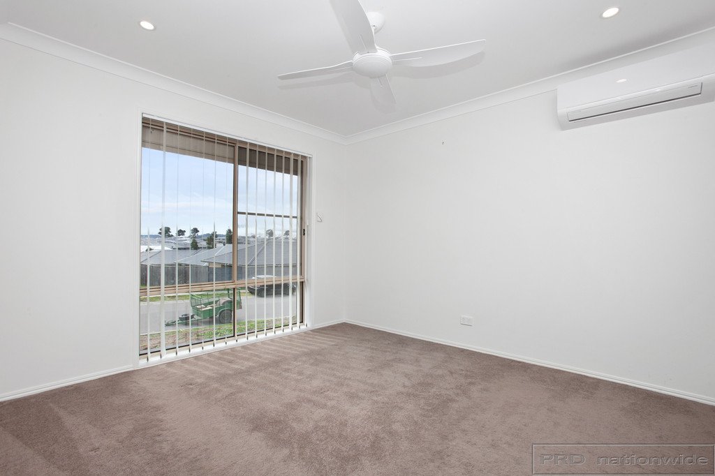 4 Bowerbird Close ABERGLASSLYN 2