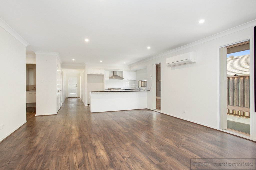 4 Bowerbird Close ABERGLASSLYN 3