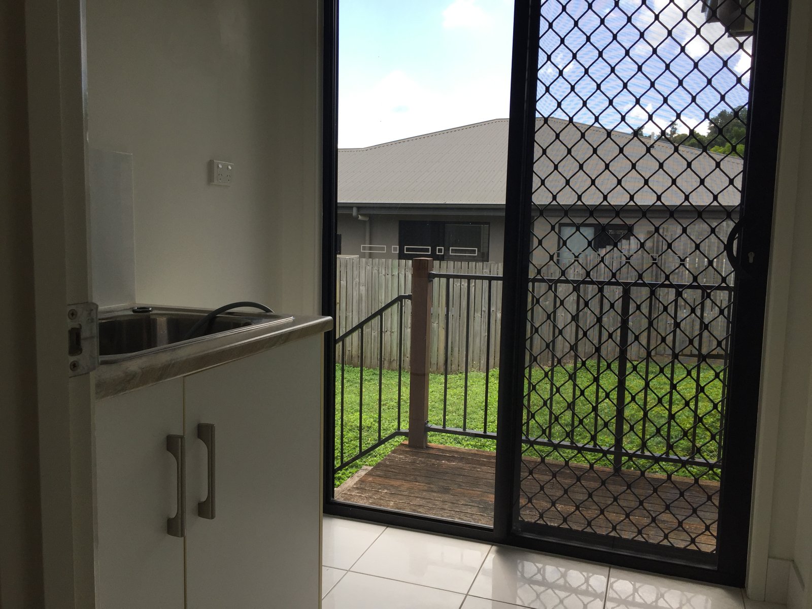 4 Bowline Lane CANNONVALE 13