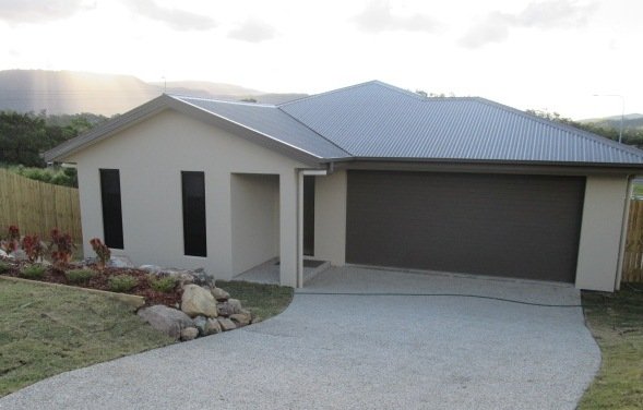 4 Bowline Lane CANNONVALE 1