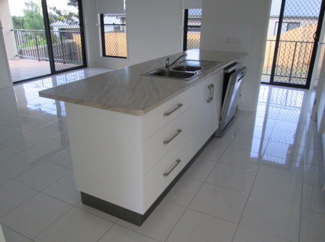 4 Bowline Lane CANNONVALE 5