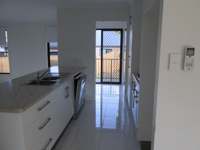 4 Bowline Lane CANNONVALE 6