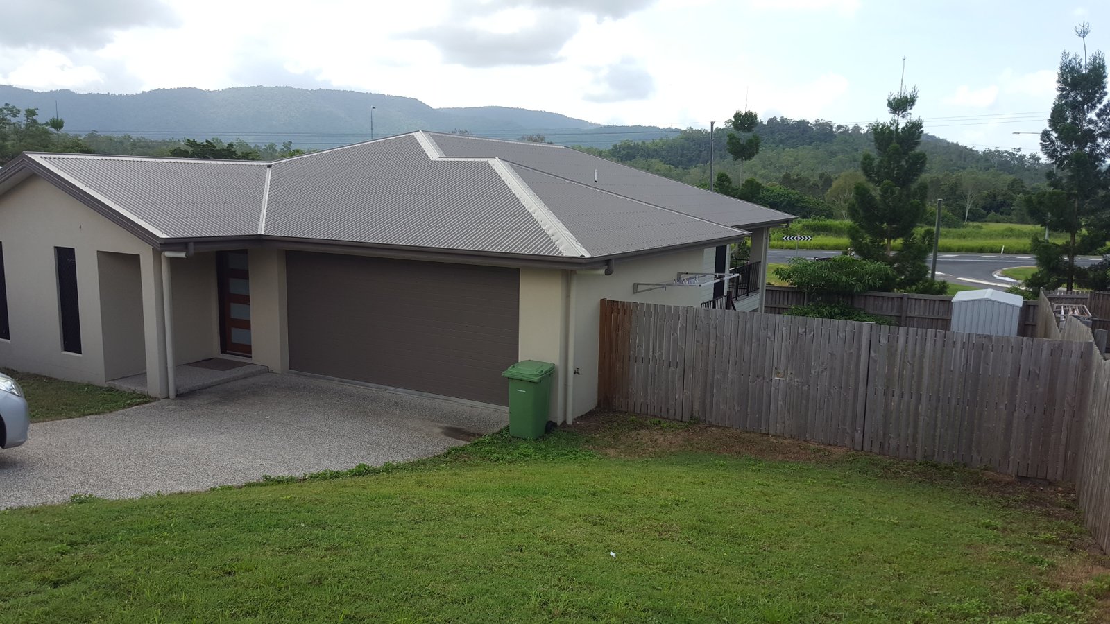 4 Bowline Lane CANNONVALE 1