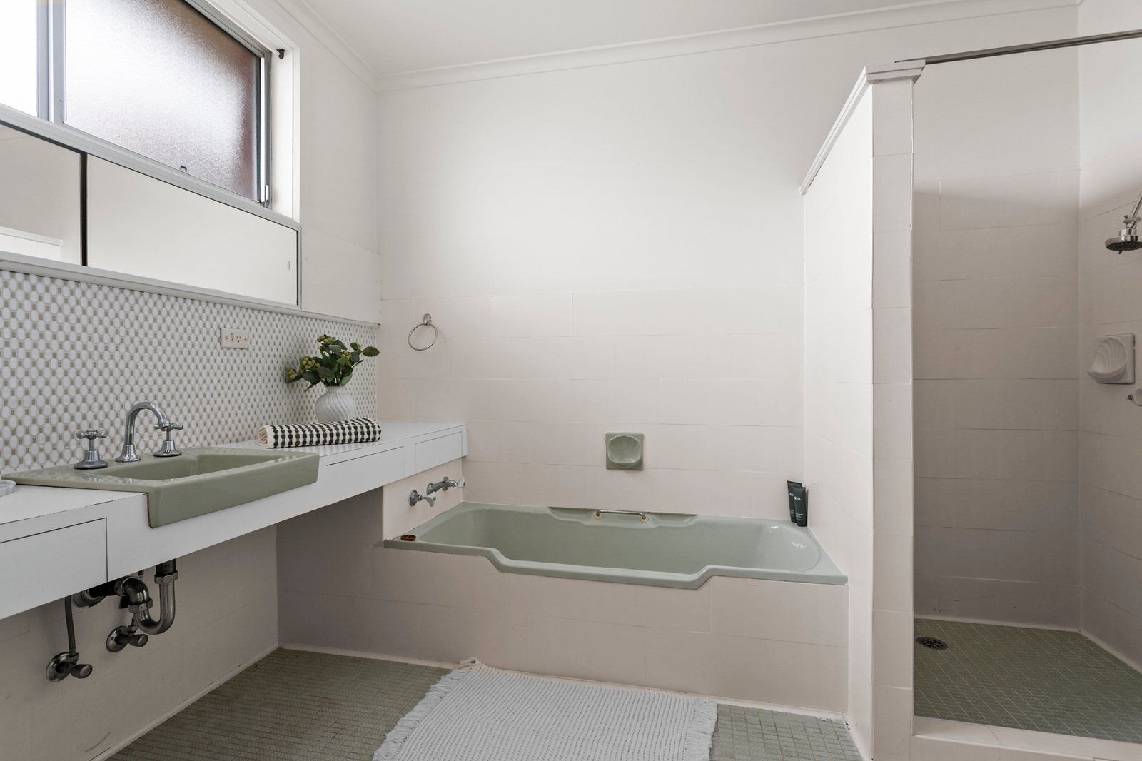 Real Estate and Property in 4 Bracken Road, Caulfield South, VIC