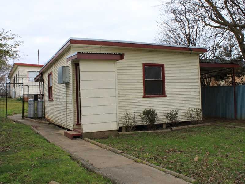4 Bridge Street TUMBARUMBA 1