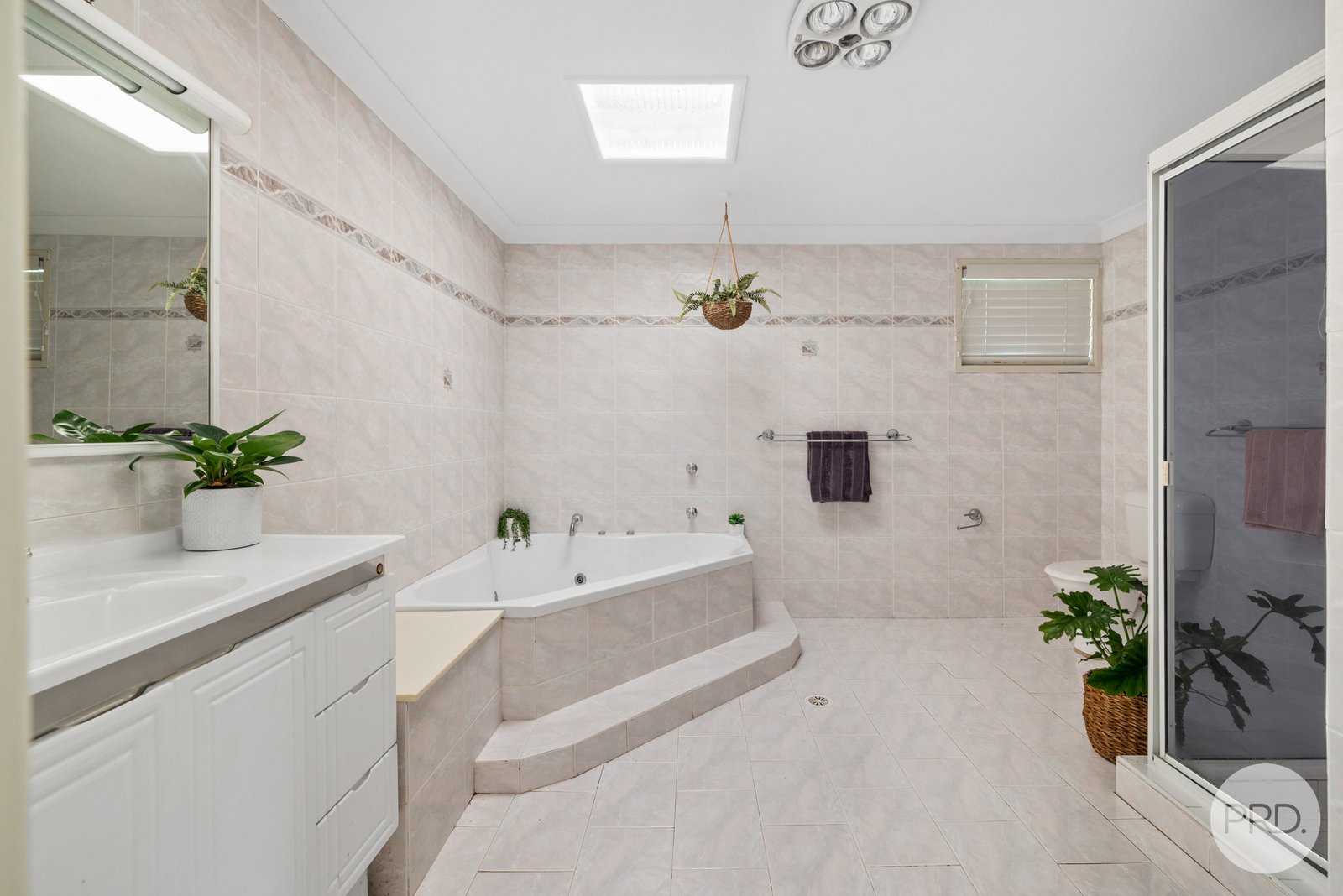 4 Brolga Glen ST CLAIR 9