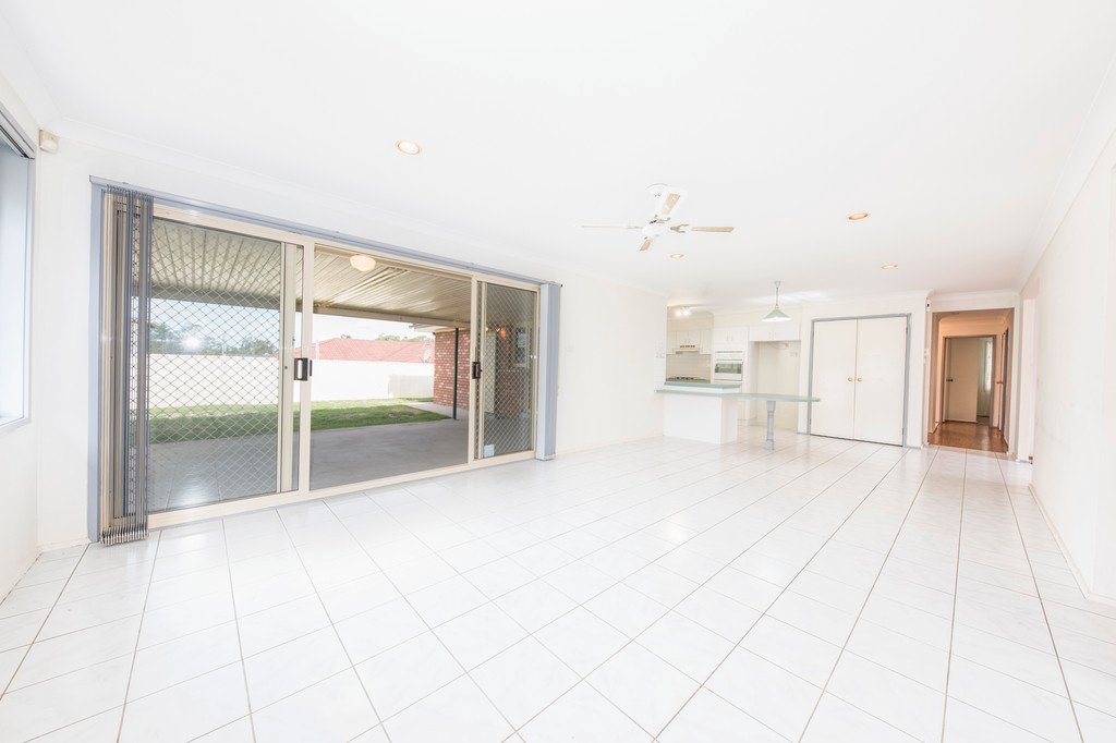 4 Budgeree Drive ABERGLASSLYN 2