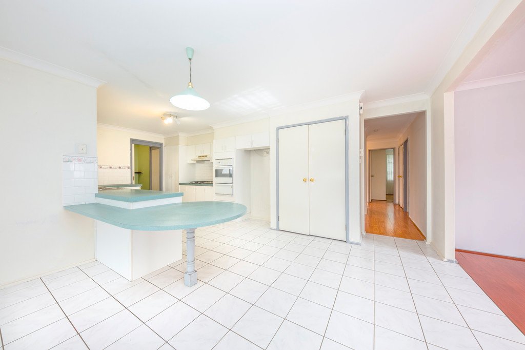 4 Budgeree Drive ABERGLASSLYN 3