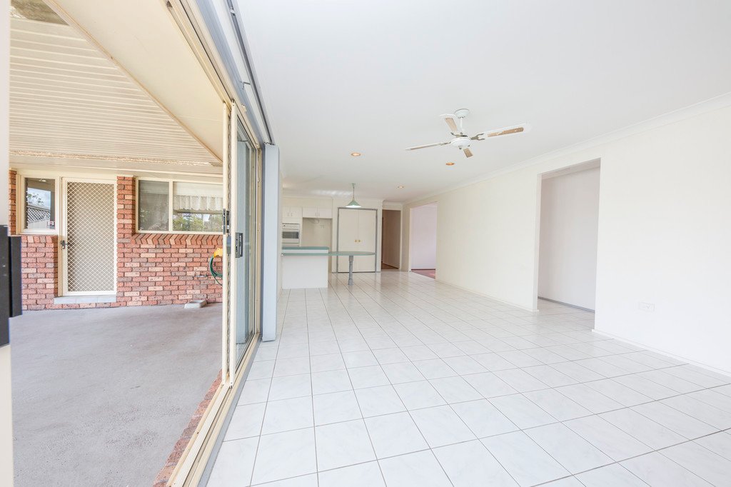 4 Budgeree Drive ABERGLASSLYN 17
