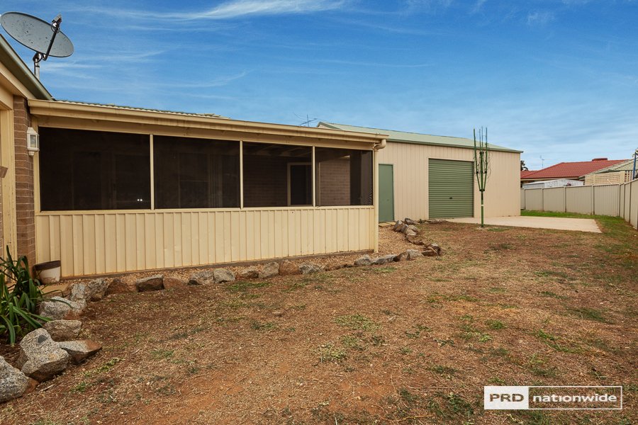 4 Burdekin Place TAMWORTH 2