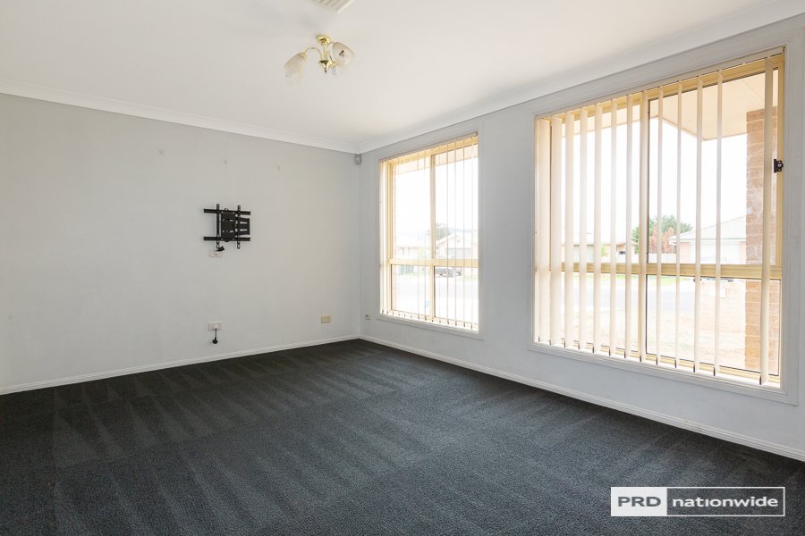 4 Burdekin Place TAMWORTH 5