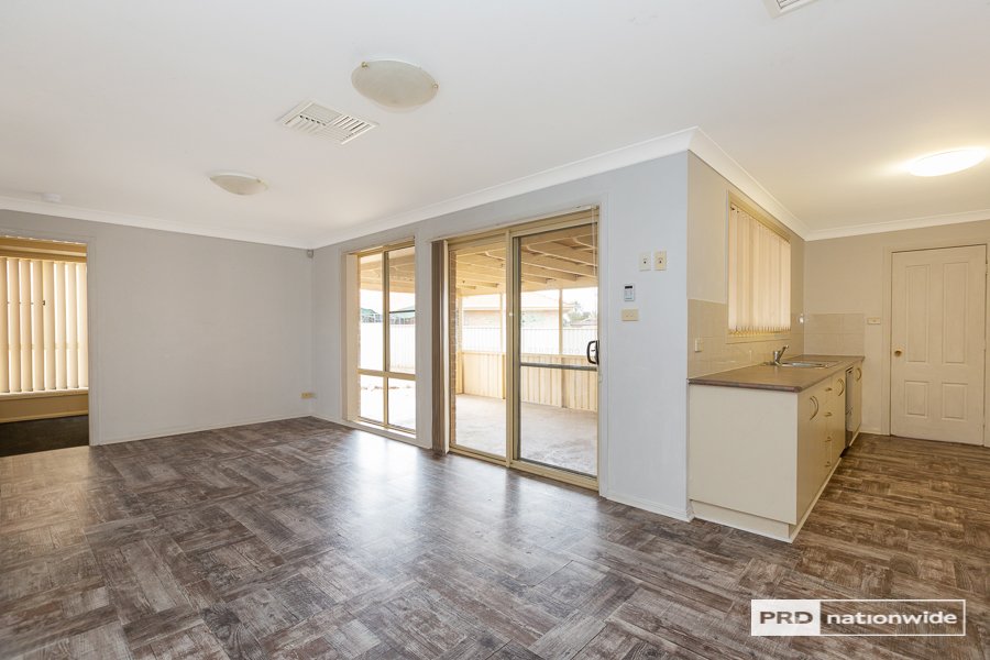 4 Burdekin Place TAMWORTH 8