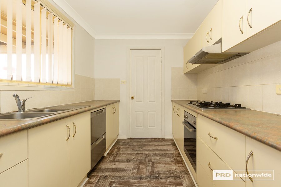4 Burdekin Place TAMWORTH 9