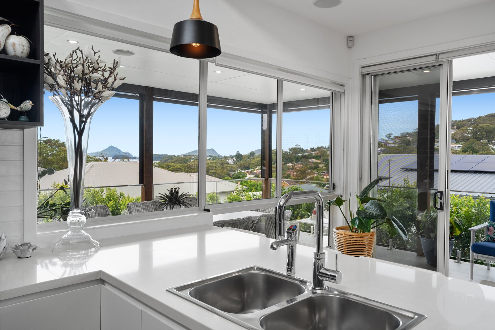 4 Burrugi Street CORLETTE 8