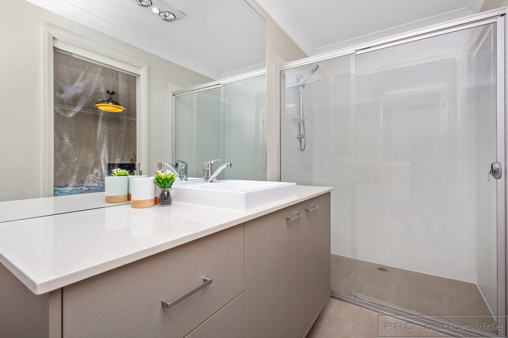 4 Cagney Road RUTHERFORD 11