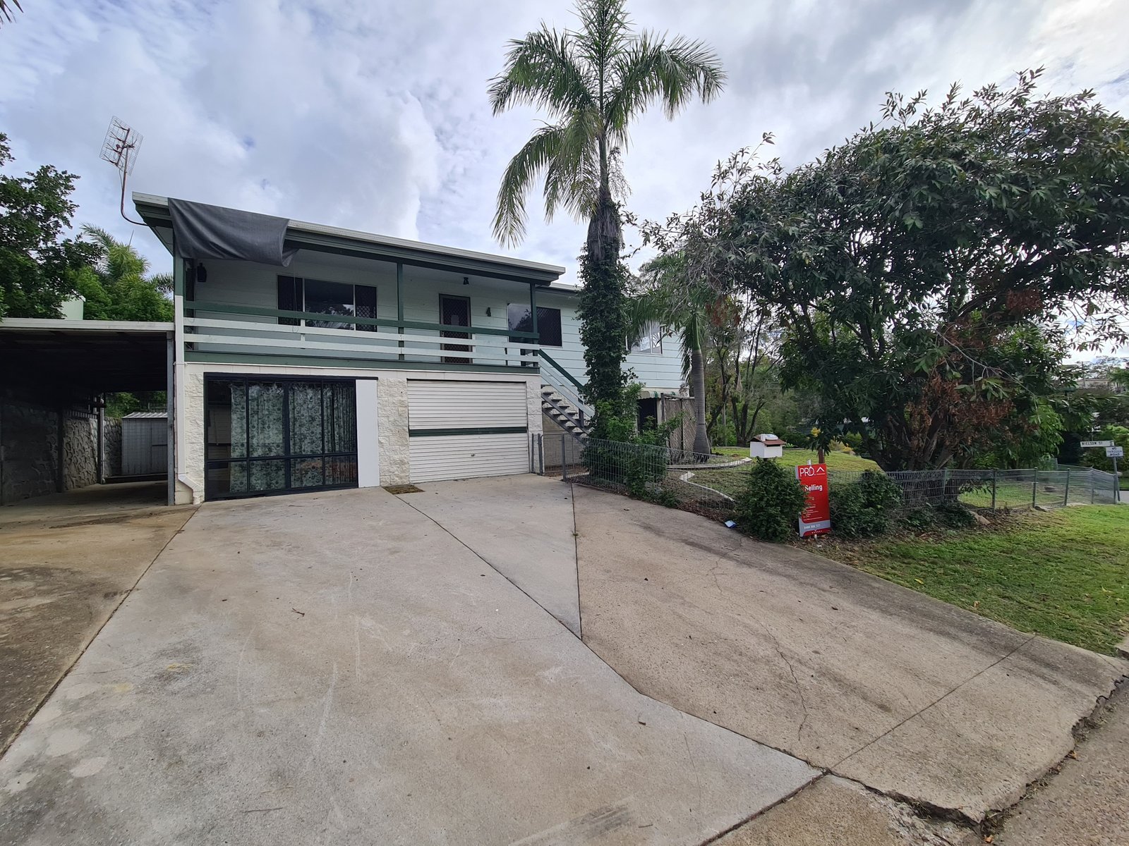 4 CAIRNCROSS Street SUN VALLEY 1