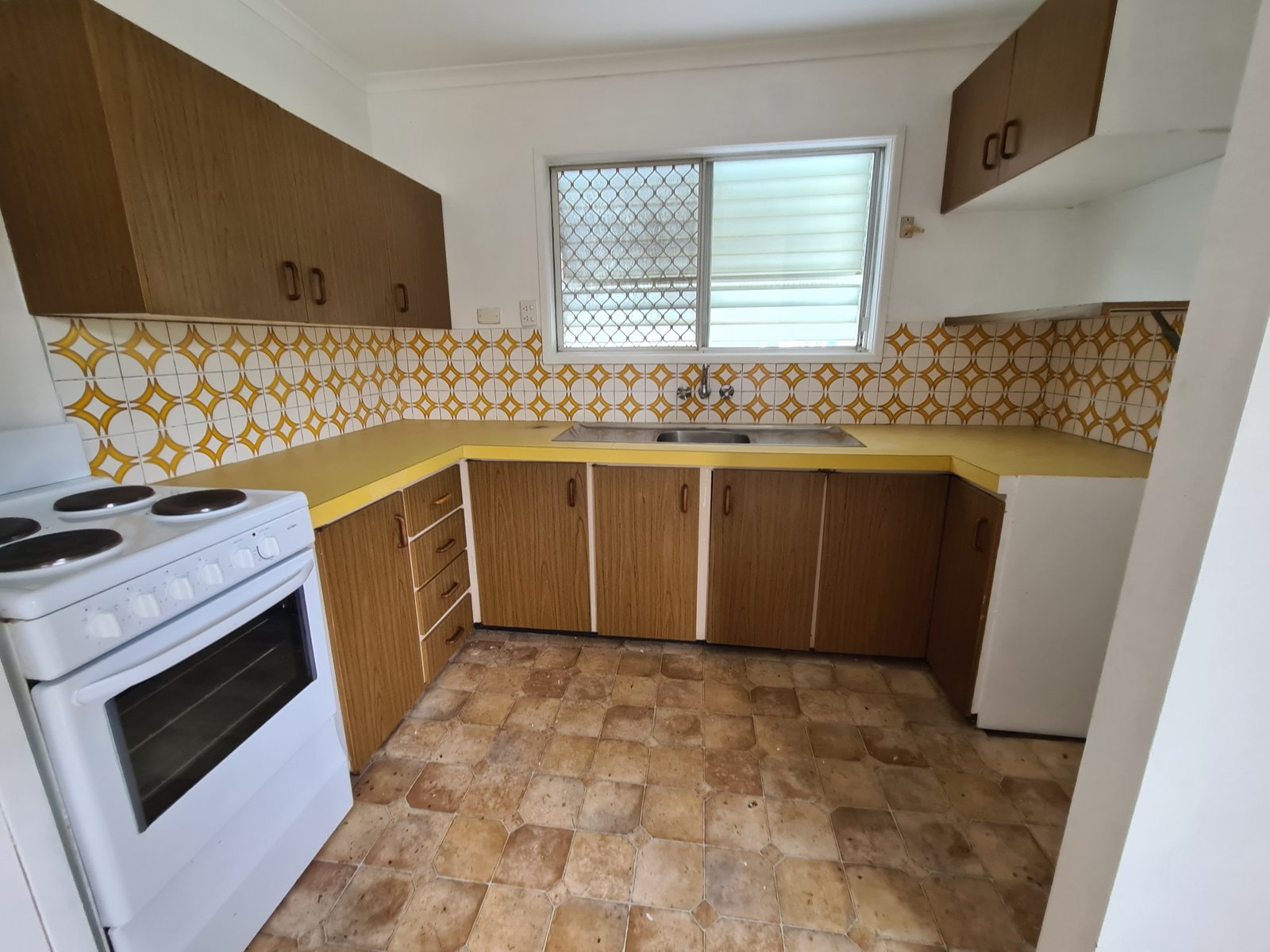 4 CAIRNCROSS Street SUN VALLEY 3