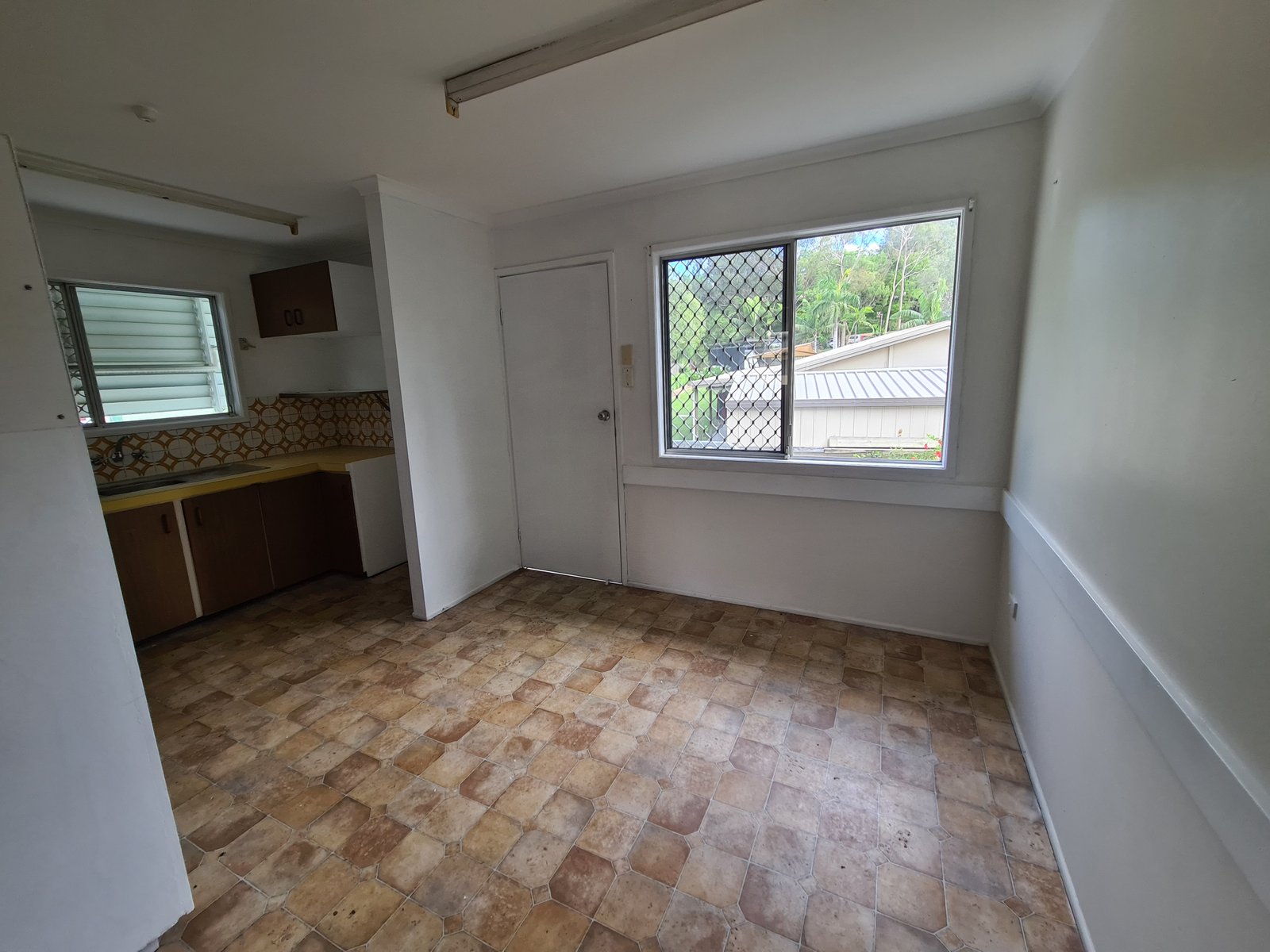 4 CAIRNCROSS Street SUN VALLEY 13