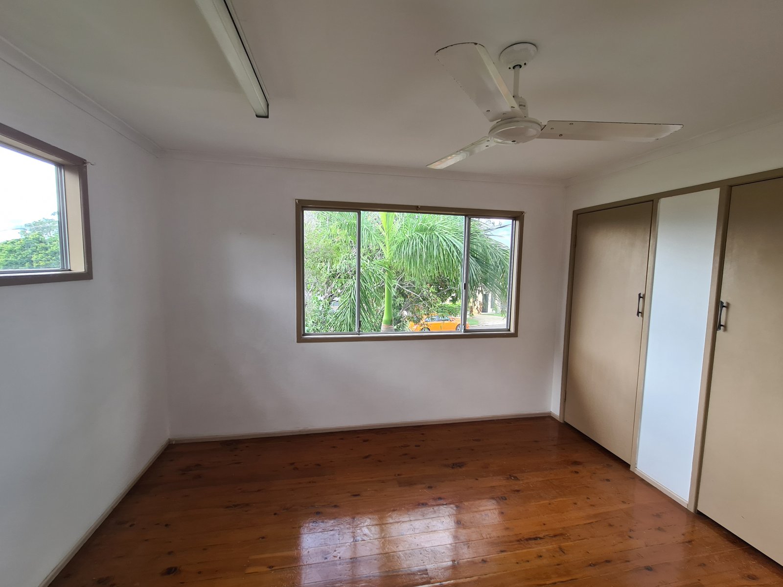 4 CAIRNCROSS Street SUN VALLEY 18