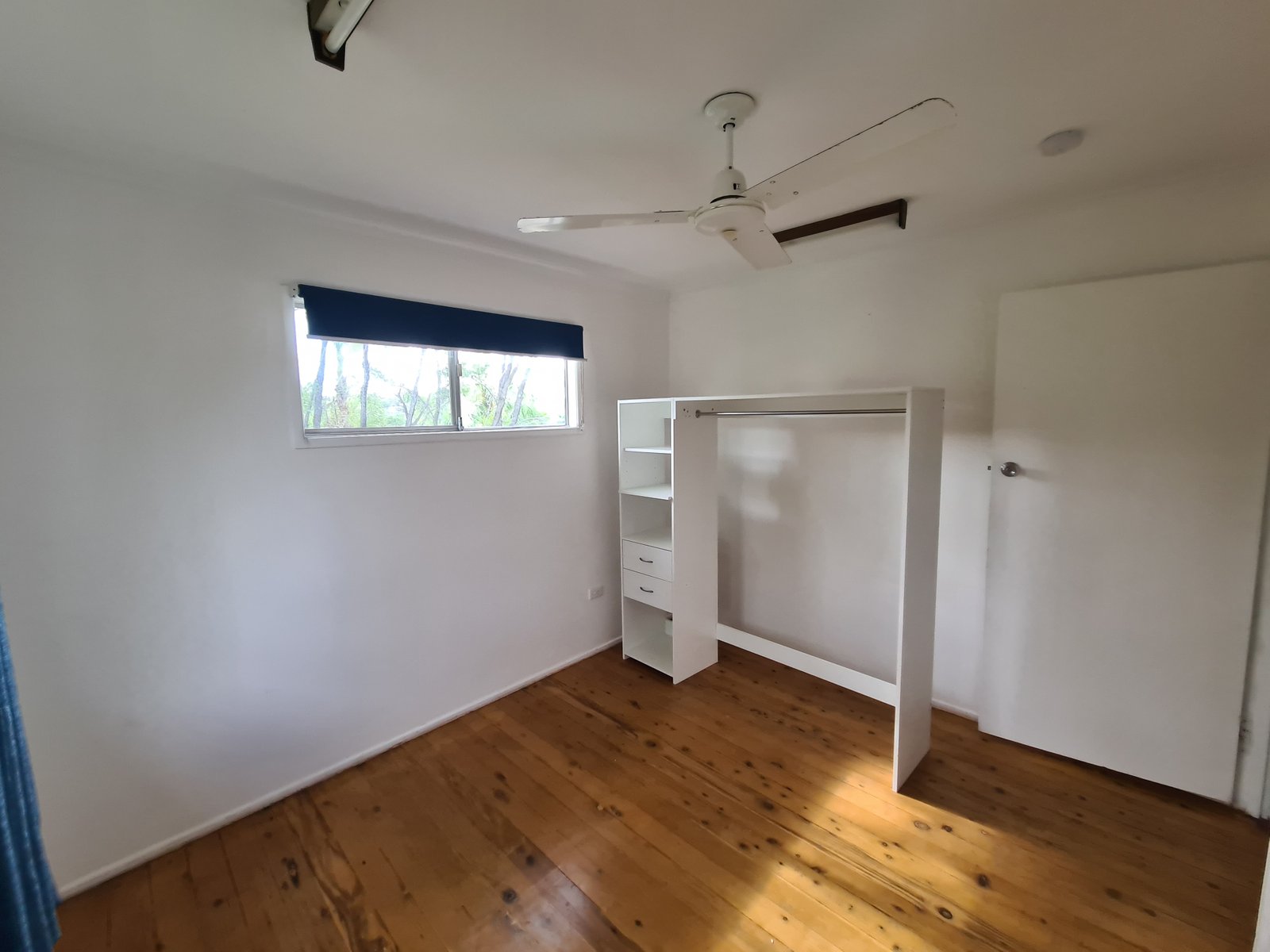 4 CAIRNCROSS Street SUN VALLEY 19