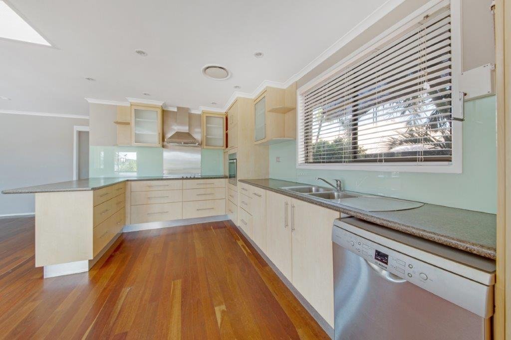 4 CALEDON Street TANNUM SANDS 8