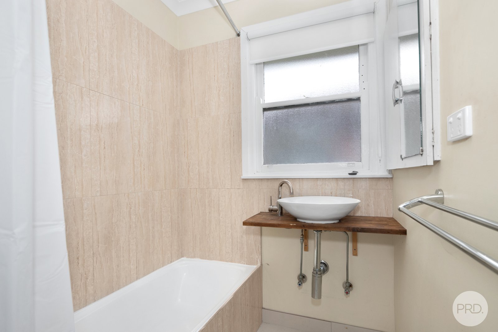 4 Callow St  GOLDEN POINT 6