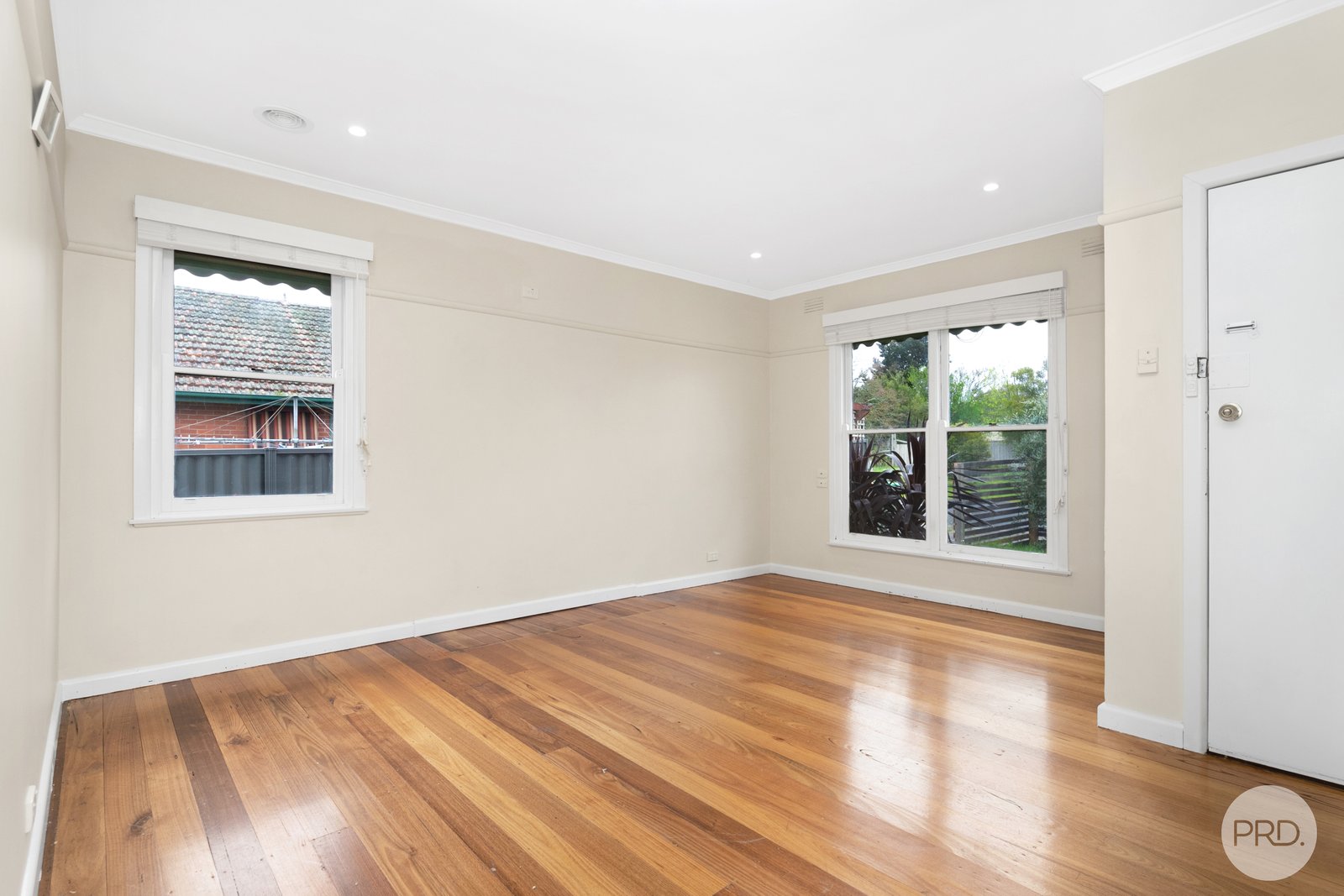 4 Callow St  GOLDEN POINT 8