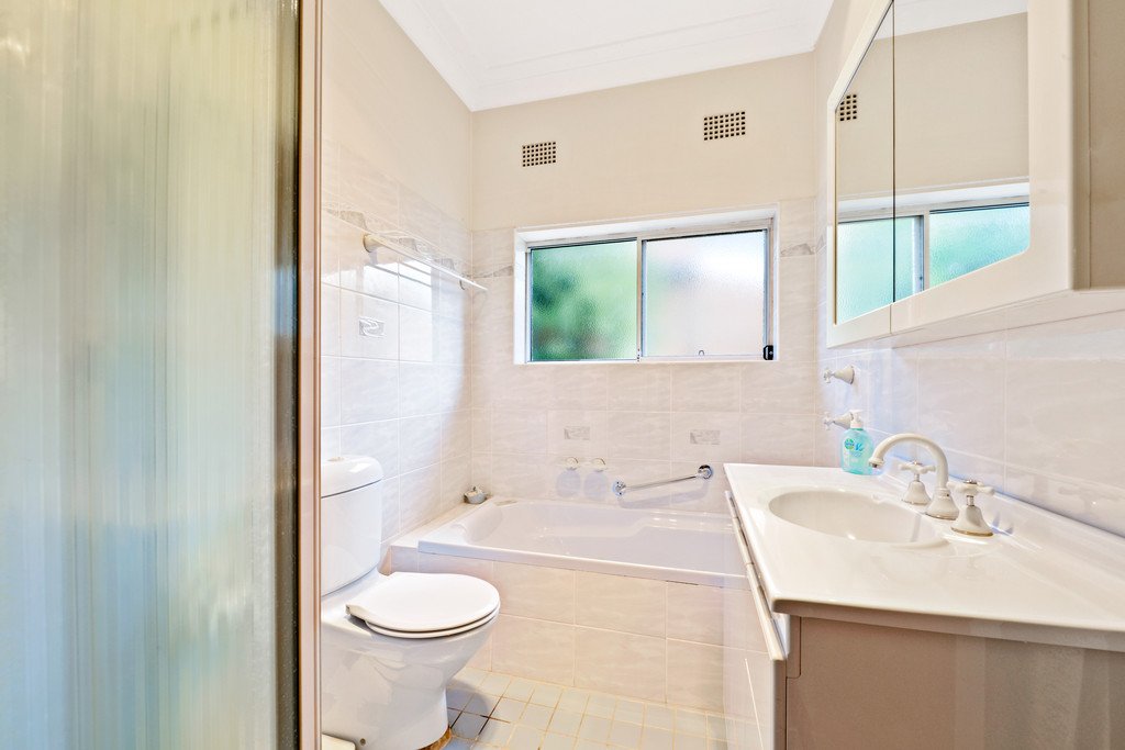 4 Caloola Crescent BEVERLY HILLS 9