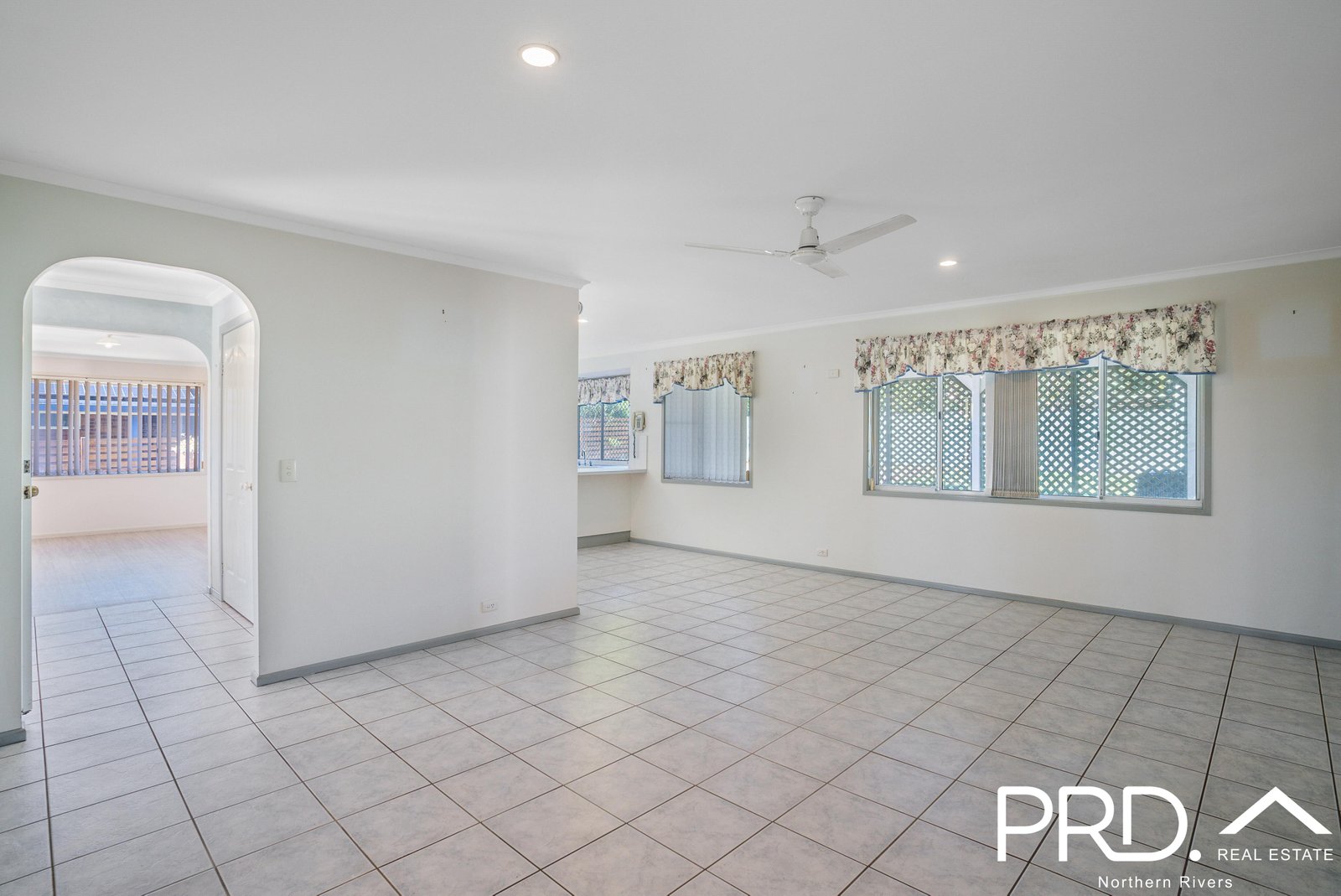 4 Camaroo Close CASINO 6