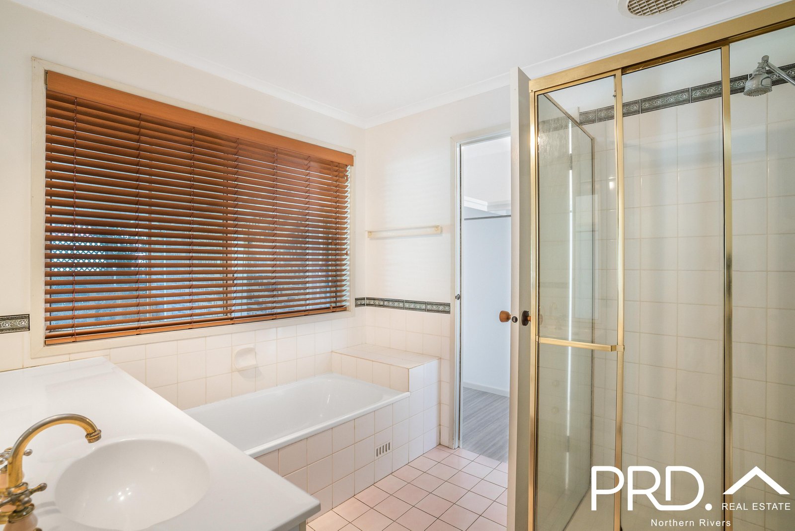 4 Camaroo Close CASINO 14