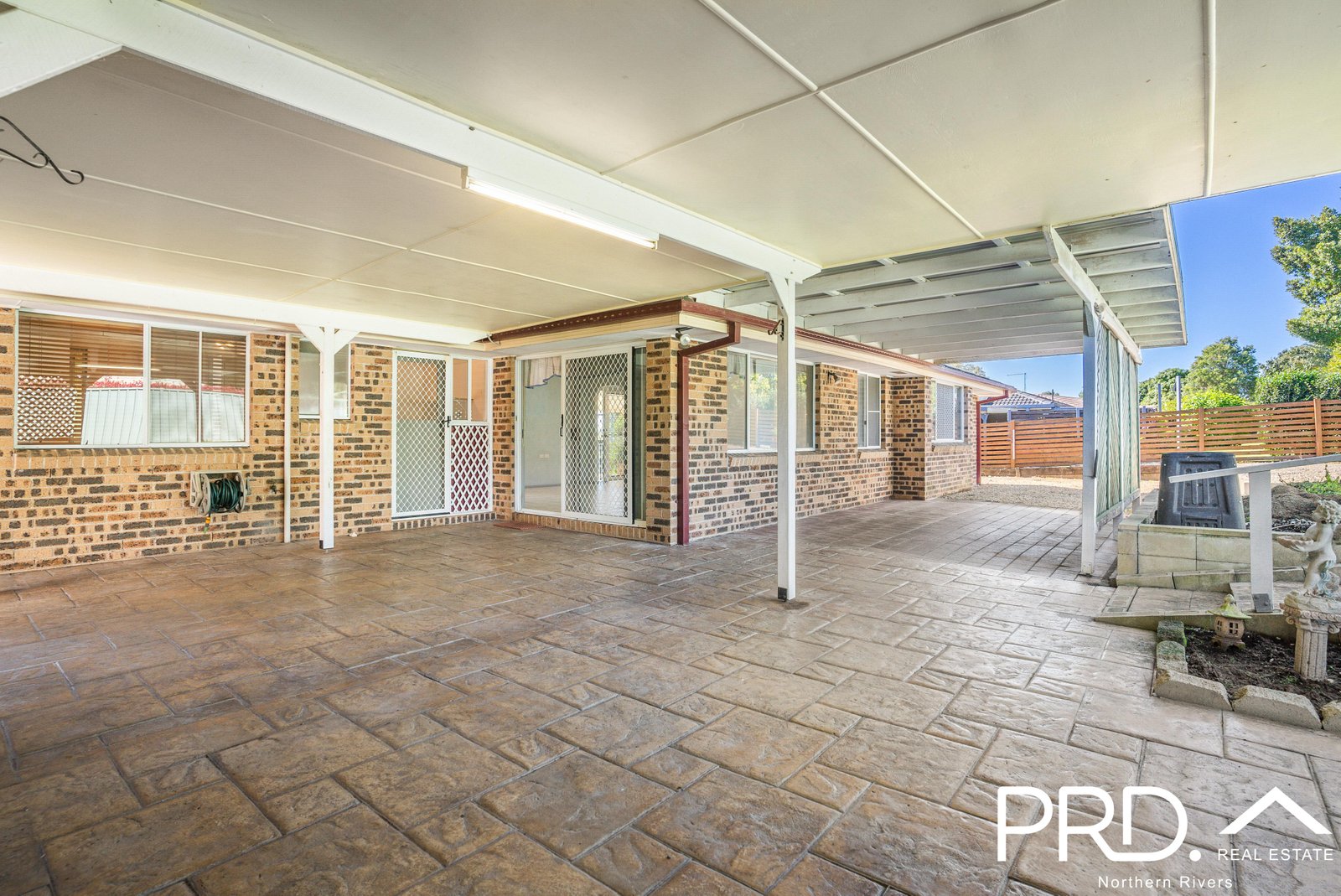 4 Camaroo Close CASINO 15