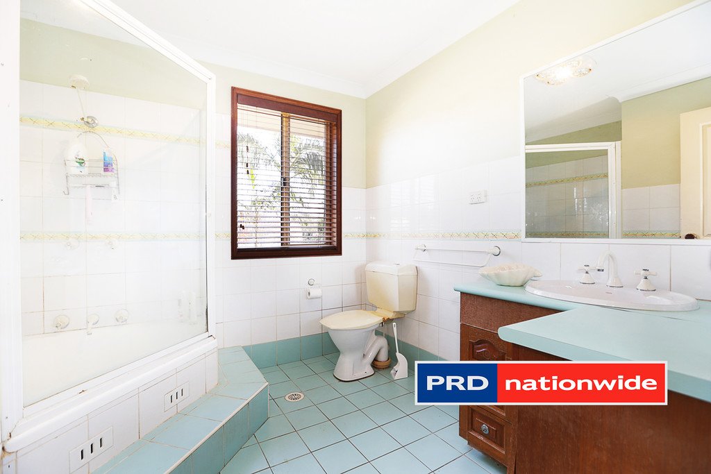 4 Camellia Avenue GLENMORE PARK 7