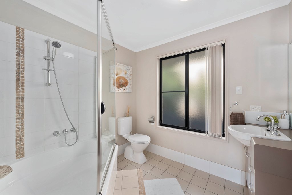 4 Camellia Close BOAMBEE EAST 17