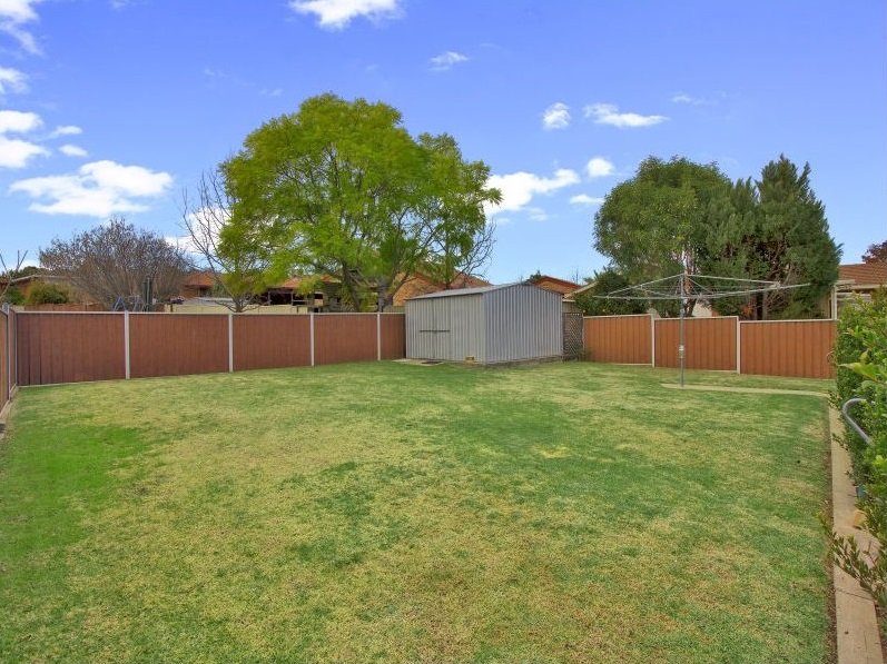 4 Camira Crescent HILLVUE 3
