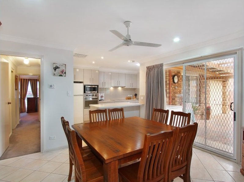 4 Camira Crescent HILLVUE 11