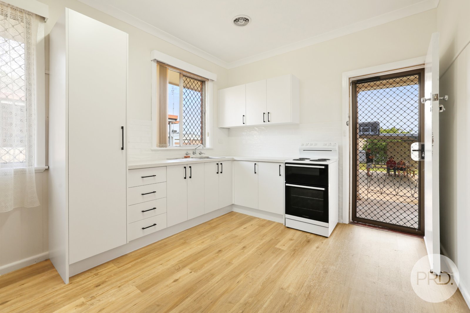 4 Campbell Street TAMWORTH 6